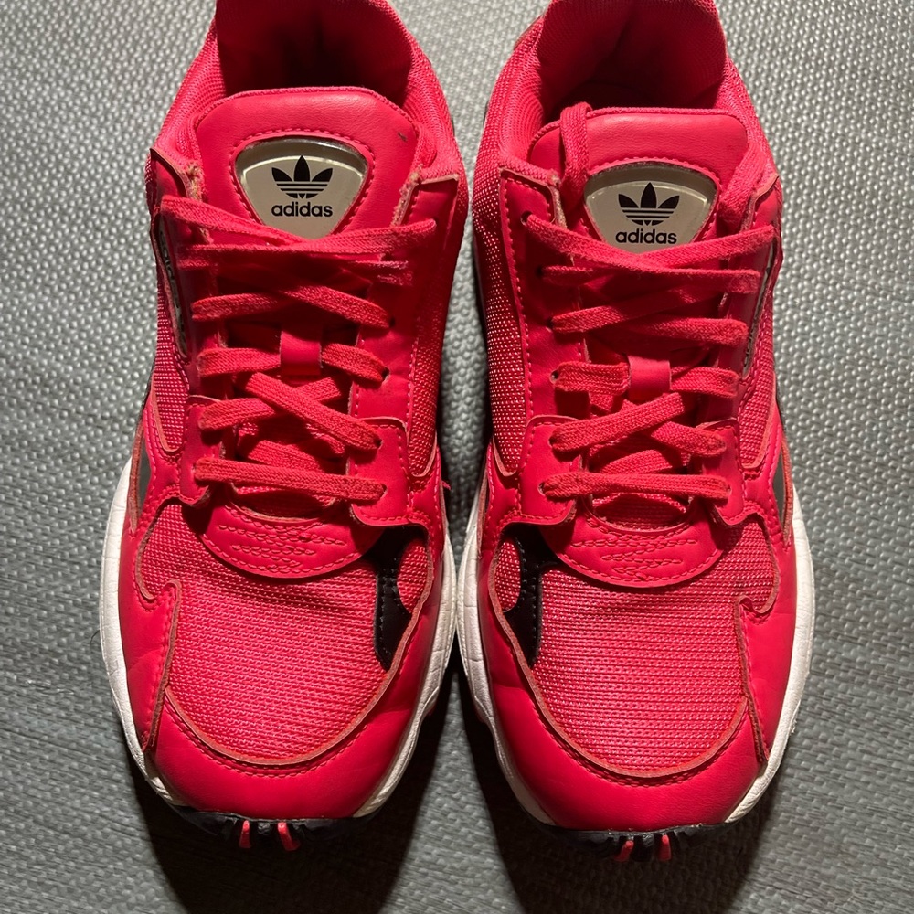 Adidas Pink Sneakers Stylish Low-Top Design